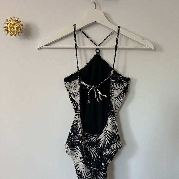 Women's Secret Swimsuit - Picture 2 of 5